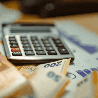 Qual é a melhor opção: parcelar ou pagar à vista? Confira antes de comprar 3 pagar à vista