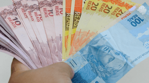 Novo salário mínimo de R$ 1.874 foi aprovado no Brasil para esses trabalhadores 1 salário mínimo